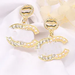 Klassisk designer dubbel bokstav märke örhänge mode kvinnor pärla pendel smycken bröllop christm fest gåva hög kvalitet 20stil