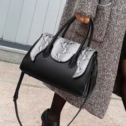 Ladies Large Capacity Tote Color Collision Handbag Snake Print Commuter Women's Bags Single Shoulder Crossbody Bag 041124-11111