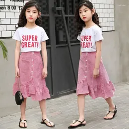 Kleidungssets 2024 Sommerkleidung Kinder Mädchen Mode Outfit Kinder Baumwolle Brief T-shirt Split Plaid Röcke 5 6 7 8 9 10 11 12 13 Jahr