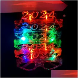 Outros suprimentos de festa de evento Decoração LED Light Up 2024 Óculos Brilhantes Óculos Rave Glow Shutter Shades Eyewear para o Ano Novo K Dha9P