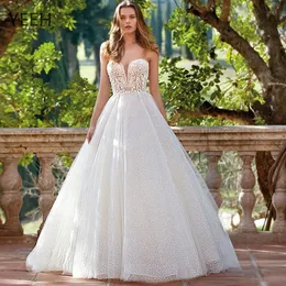 Boho Sweetheart Strapless Wedding Dresses 레이스 아플리크 신부 가운 스팽글 스팽글 레이스 업 a-line 스위프 트레인 멍청이 Devia YD