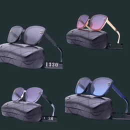 النظارات الشمسية الفاخرة حماية الإشعاع متعددة الألوان اختيارية مصمم نظامي بصري لامرأة أسود مستقطب UV400 Eyewear مضاد للأشعة فوق البنفسجية FA071 C4