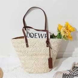 Shoulder Bags French Handheld Straw Woven Designer Bag Versatile Handmade Vegetable Basket Beach Bag 240311