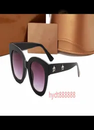 2021 neue Designer-Sonnenbrille Markenbrille Outdoor Sonnenschirm PC-Rahmen Mode Klassiker Damen Luxus 0208 Sonnenbrille Schattenspiegel wom6631037