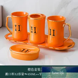 Designer Ceramic Sanitary Ware Set Washing Set Five-Piece Set Ceramic Lotion Bottle Badrum Dekoration Hotel Hotell Hushåll