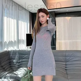 Basic & Casual Dresses designer South Oil High Version MIU Home T-shirt 23 Winter Letter Sticker Round Neck Pullover Long Sleeve Light and Thin Bottom 2QP8