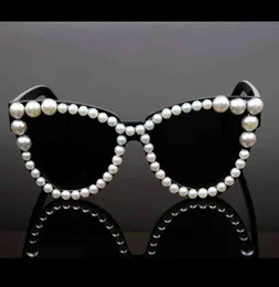 نظارة شمسية 2018 أحدث Cat Sexy Eye Sunglasse Designer Lady Pearl for Ender Vintage Masks 2203266767530