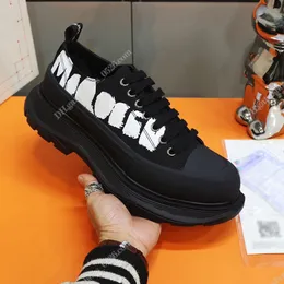 Top AAAA + qualità Scarpe firmate da donna in pelle di lusso Primavera Autunno stile uomo piccole scarpe bianche Coppia di viaggi per il tempo libero all'aperto Sneakers Aumenta le scarpe da corsa