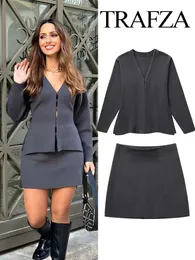 Trafza Womens Spring Skirt Suit Solid Vneck Long Sleeves Covered Button Cardiganhigh 허리 니트 미니 스커트 여성 세트 240309