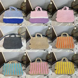24SS Designer Beach Bag Luxury Raffia Summer Tote Bag Crochet Classic Triangle Shopping Handväskor Kvinnor Rainbow Bucket Handväska Stora kapacitet Damhinkar Väskor