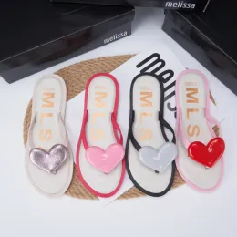 Сандалии 2023 Nelissa Summer Love Love Shape Shape Beach Shoes для взрослых девочек -желе сандалии.
