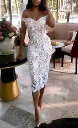 2020 Off Shoulder Exquisite Full Lace Sheath Cocktail Dresses 섹시한 후면이없는 짧은 홈 커밍 드레스 플러스 크기 커스텀 메이드 4264230