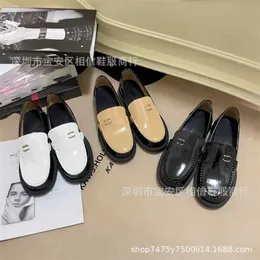 59％オフスポーツシューズ2024 Xiaoxiangfeng Lefu Spring新しいメタルパールバックル太い靴底汎用シングルレイジーリトルレザーシューズ