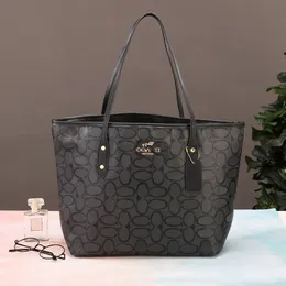 حقيبة مصممة Women Totes حقائب العلامة التجارية حقيبة تسوق كبيرة سعة السفر متعددة الوظيفية handbag1213