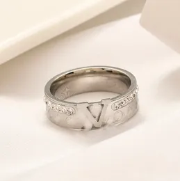 20 Stile Designer-Marken-Buchstaben-Bandringe für Damen, 18 Karat vergoldet, versilberter Kristall, Edelstahl, Liebe, Hochzeit, Schmuckzubehör, Ring, feine Schnitzerei, Fingerring