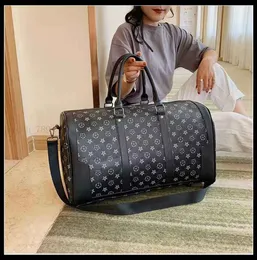 Üst büyük kapasiteli siyah 55cm tasarımcı seyahat çantası klasik baskı kaplı erkek ve kadın moda açık hava tuval deri seyahat çantası çanta