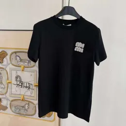 Tasarımcı T Shirt Kadın Tişörtleri Moda Erken Bahar Ailesi Rhinestone Mektup Grafik Tee Pamuk Kısa Kollu Tees Yuvarlak Boyun Sweatshirt S-XL