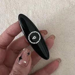 Moda saç pinleri Fransızca ördek bıçağı klipli retro harfler ile rhinestone saç klip tasarımcıları women lüks lüks üst düzey hissediyorum ön patlama klips yan klip