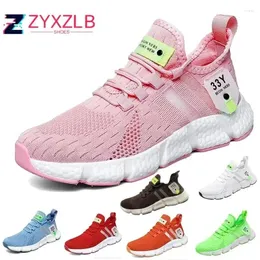 Classiche scarpe da passeggio 740 Sneakers di moda di alta qualità da donne di alta qualità da donna traspirante in tennis comodo Zapatillas Hombre