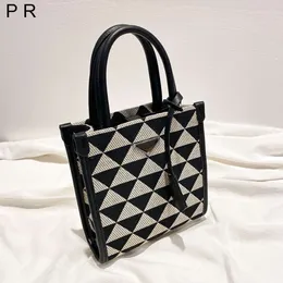 Shop Counter Sale Handbag Manufacturers Sell Free Mail at a Loss Trendy Triangular Plaid Canvas Bag Shu New Womens Fashionable Single Shoulder Crossbody