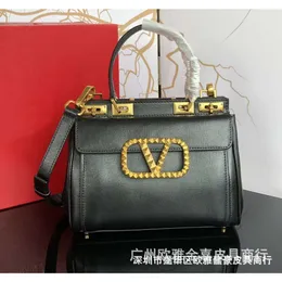 Shop design handbag wholesale retail New Fashion Genuine Leather Womens Bag Rivet Handbag Cowhide Straddle High End Style