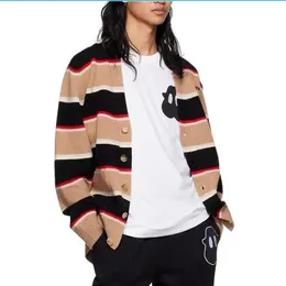 Yeni Bahar Kadınlar Sıradan Örme Hırka Stripe Sweaters Desinger Slim Fit Sıcak Yumuşak Çok yönlü kazak ceketleri Ceketler