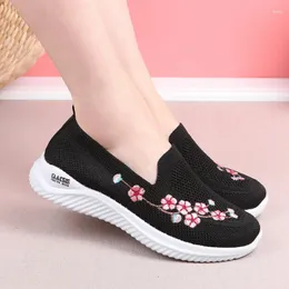 Sapatos casuais femininos tênis malha respirável floral conforto mãe macio cor sólida moda calçados femininos leves zapatos de mujer