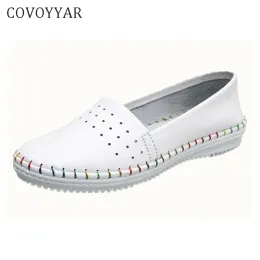 Buty Covoyyar 2022 Modne białe buty dla kobiet wycięte oddychane płaskie damskie buty skórzane mokasyny Moccasins Drive Walk Buty WFS445