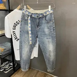 Herrenjeans in hellen Distressed-Farben für den Sommer 2024, schlanker Stil, trendige bestickte Micro-Harlan-Leggings, elastisch und weich, bauchfrei