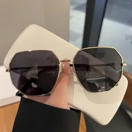 선글라스 EOENKK 24SUNGLASSES 여성 고급 디자이너 태양 안경 남성용 2024 양극화 패션 트렌드 브랜드 Hight 품질