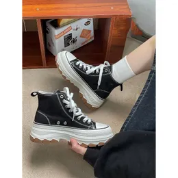 Scarpe casual 2024 Primavera Piattaforma Tela Donna Esplosivo Panno Muffin Altezza interna Piccola Bianca