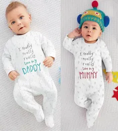 Ins High End Baby Brand Ubrania Love Daddy Romper Cotton Noworodek Śliczne dziewczynki chłopiec wiosna jesienna romper projektant dzieci niemowlę 2687426