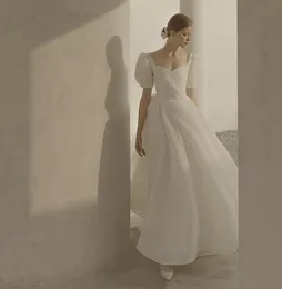 Altri abiti da sposa Abito da principessa vintage Colletto quadrato Maniche a sbuffo Sposa con perle Realizzato su misura Suknia SlubnaAltro3962999