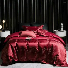 Sängkläder sätter Bourgogne Red Luxury Brodery Set High Precision Jacquard Egyptian Cotton Patchwork Däcke täcker Bedark Kuddar