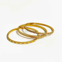 Armreif Exquisites Edelstahl-Quadrat-Diamant-Dreieck-Zirkonia-Armband für Frauen PVD-Armband vergoldet Modegeschenk 240319