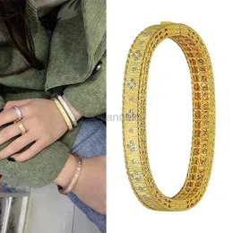 Bangle Office/Career Crystal Cuff for Women Pain of Bracelets Charms in Gold Color Dubai Jewelry Gift for Christmas Woman 240319