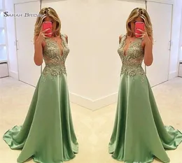 Sexy A Line Satin Evening Gowns Long Prom Dresses Appliques Plunging Neckline Formal Party Maxi Dress2886330