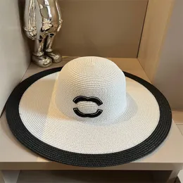 Cappello da spiaggia di design per il cappello da donna con paglia da donna pieghevole estate per vacanze in spiaggia cappelli da secchio di grande moda grandi berretti a tenatura deaiger Chanells Hat 822