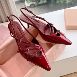 ディオール Kitten Heels Burgundy Boy-D CHRISTIAN DIOR SOULIERS VINTAGE BURGUNDY KITTEN HEEL PUMPS