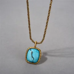 Collana quadrata retrò europea e americana Collana lunga con pendente grande turchese Collana lunga di nicchia leggera di lusso con sensazione di fascia alta Catena di maglioni di moda medievale