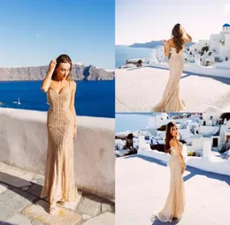 Verkliga bilder Champagne Arabiska aftonklänningar 2020 Elegant Vneck ärmlös Sexig formell Crystal Beading Party Long Prom Dresses Fo3071270