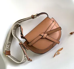 Evening Bags Designer Sadelbag Luxury Mini Crossbody Bags 15cm Shoulder Bag 10a Mirror Quality äkta läder Messenger -väska med Box Lo02de