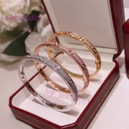 Högkvalitativ guldarmband Designer Diamond Luxury Advanced Materials smyckesbredd 7mm dold Inlay Technology Fade Armband Womens Armband
