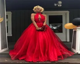 Barato vermelho vestidos de baile 2019 uma linha halter plus size organza saia preto meninas 2k19 casal moda sem costas festa formal noite go6786071