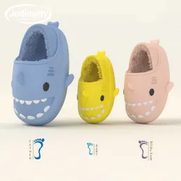 Slippers New Kids Pais Pais de inverno Slippers crianças desenho animado Shark Home slides Casais