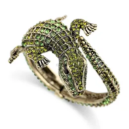 Bangle New Fashion Statement Crocodile Vintage Bracelet Cuff Bracelet Antique Gold Plated Rhinestone Animal Theme Bracelet For Women Pulseira 240319
