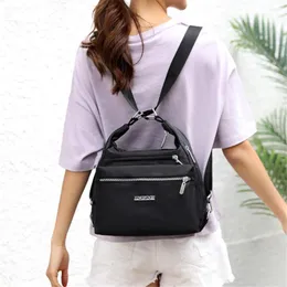 Totes 2024 Fashion Woman Shoulder Bag Nylon Watertproof Multi-Pocket Messenger Solid Zipper Multifunktionella reseväska Purses