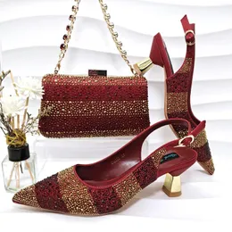 Scarpe eleganti Doershow Bel set coordinato africano e borsa con vendita di vino da donna italiana per matrimonio HGF1-11