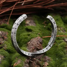 Bangle 316L Stainless Steel Viking Rune Bracelet for Men Retro Nordic Bracelet Tree of Life Biker Jewelry Gift Amulet 240319