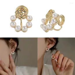 Orecchini a bottone Camelia Fiore Bianco Perla Clip per orecchio Donna Borchie vuote in metallo Ciondolo Festa Gioielli romantici Accessori per l'anno Regali